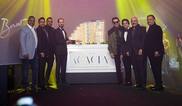 BNW Fashiontv Acacia