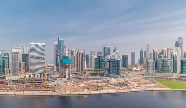 Featured Image of Dubai Real Estate Sees AED 144.7 Billion in Q2 2025 as Off-Plan Surge Leads Boom