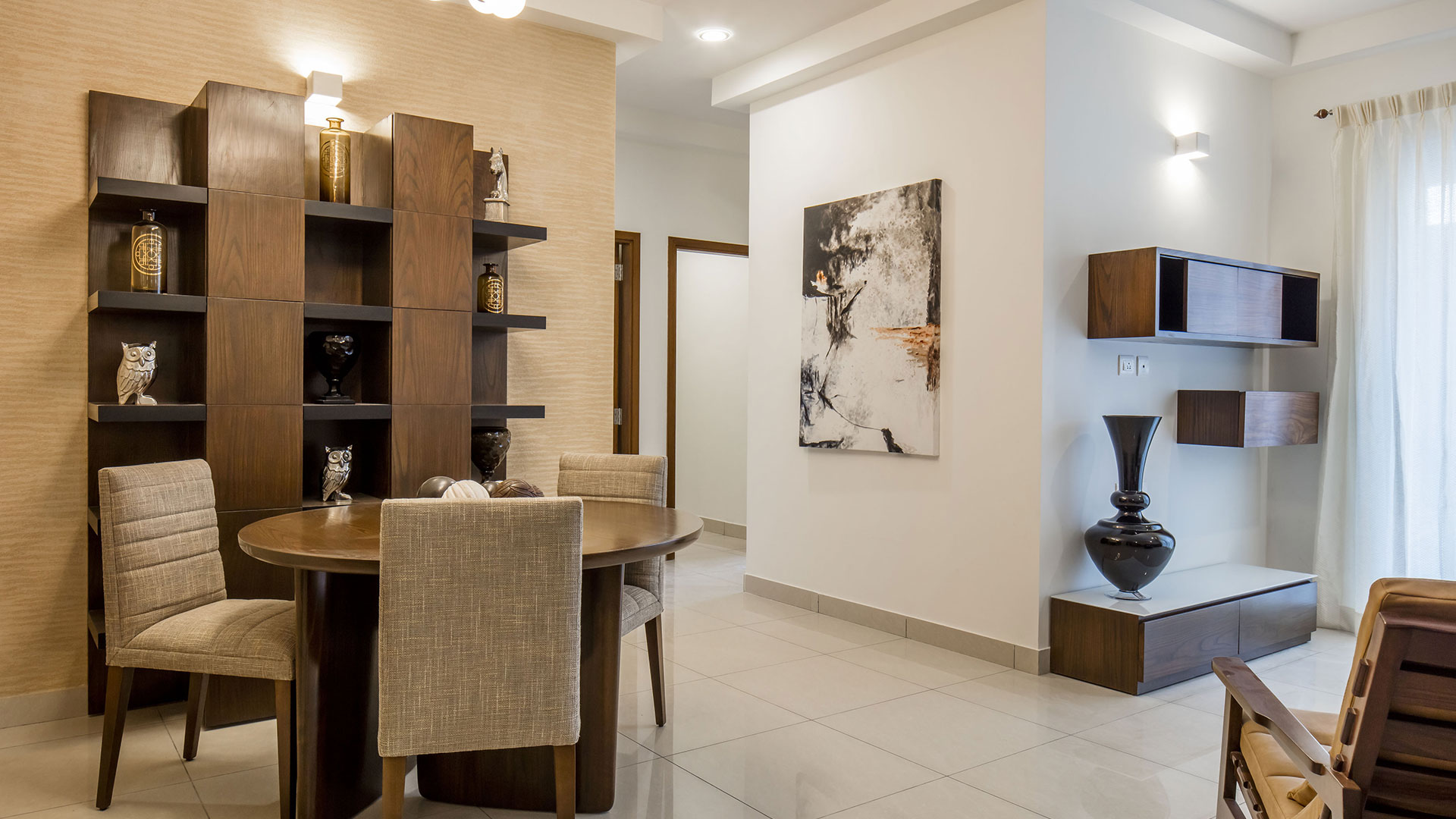 Featured Image of BNW La Perla Gallery 